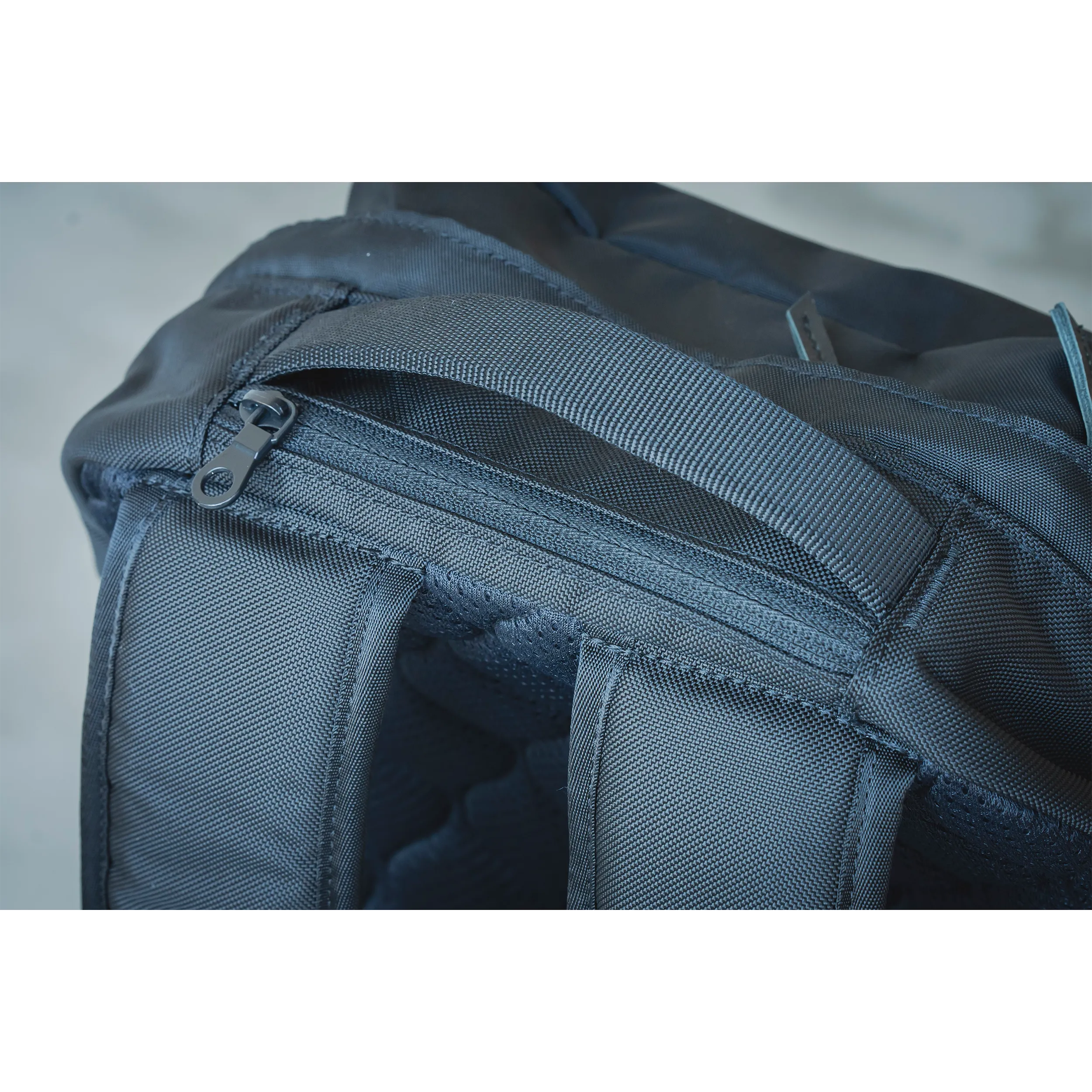 【完売御礼】次回入荷未定UNDERTHESUN Into ディパック 50143