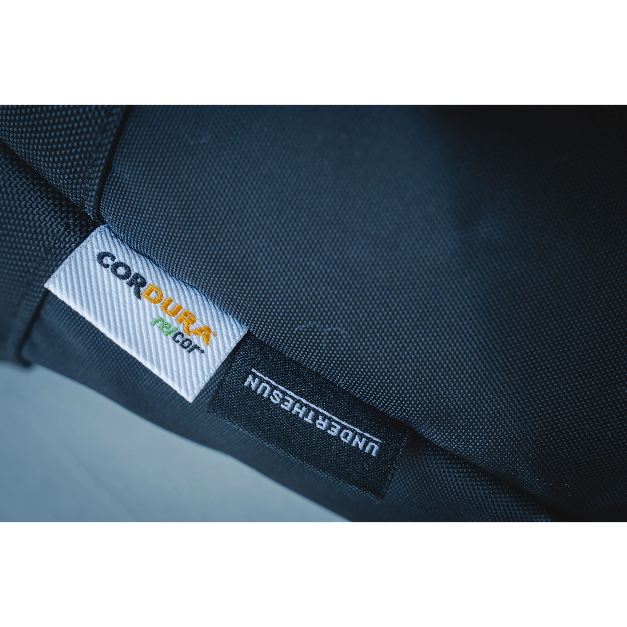 【完売御礼】次回入荷未定UNDERTHESUN Into ディパック 50143