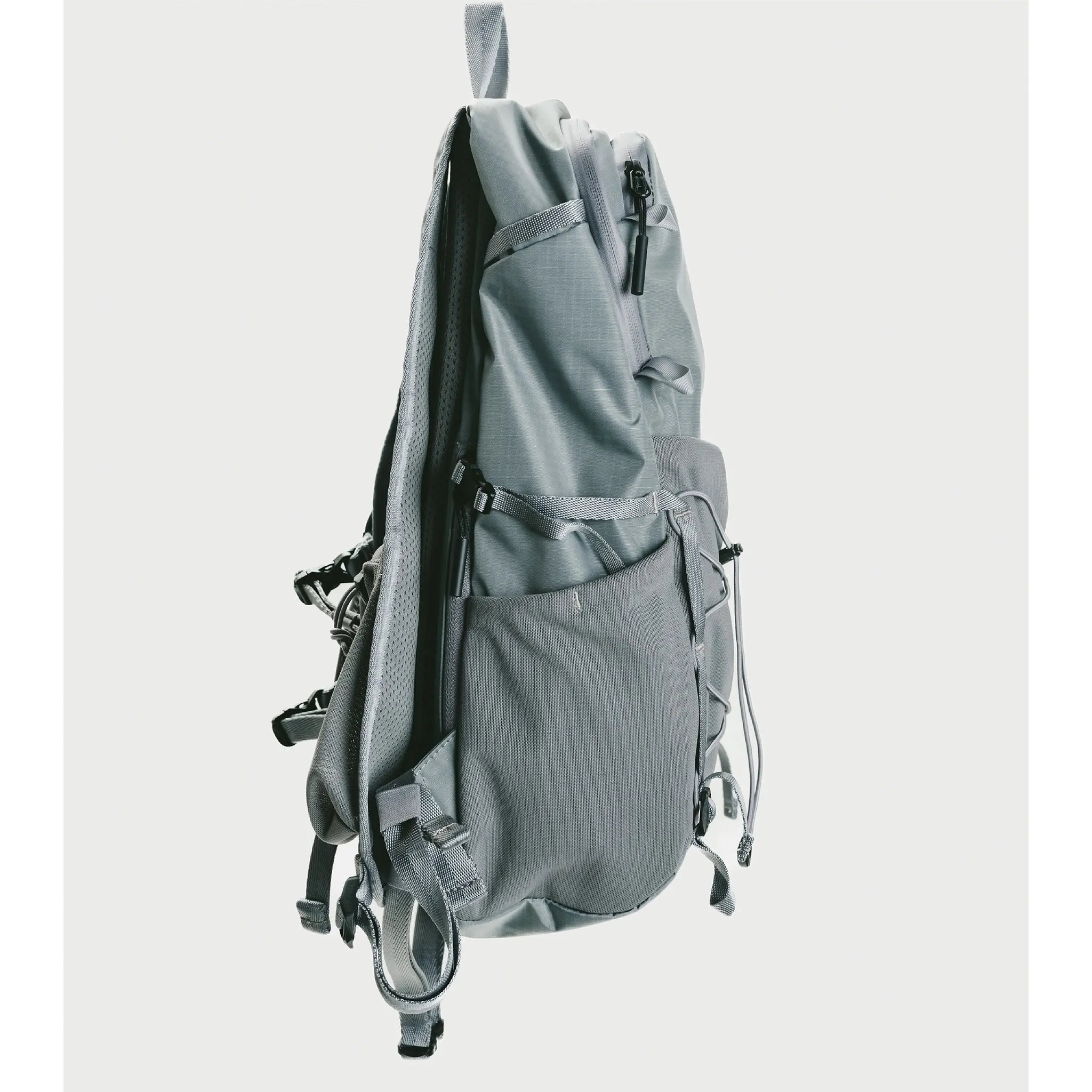【11月4日先行受注開始(11月21日から順次出荷予定)】UNDERTHESUN ”ROOTS BR 15” Mini Rucksack 50202
