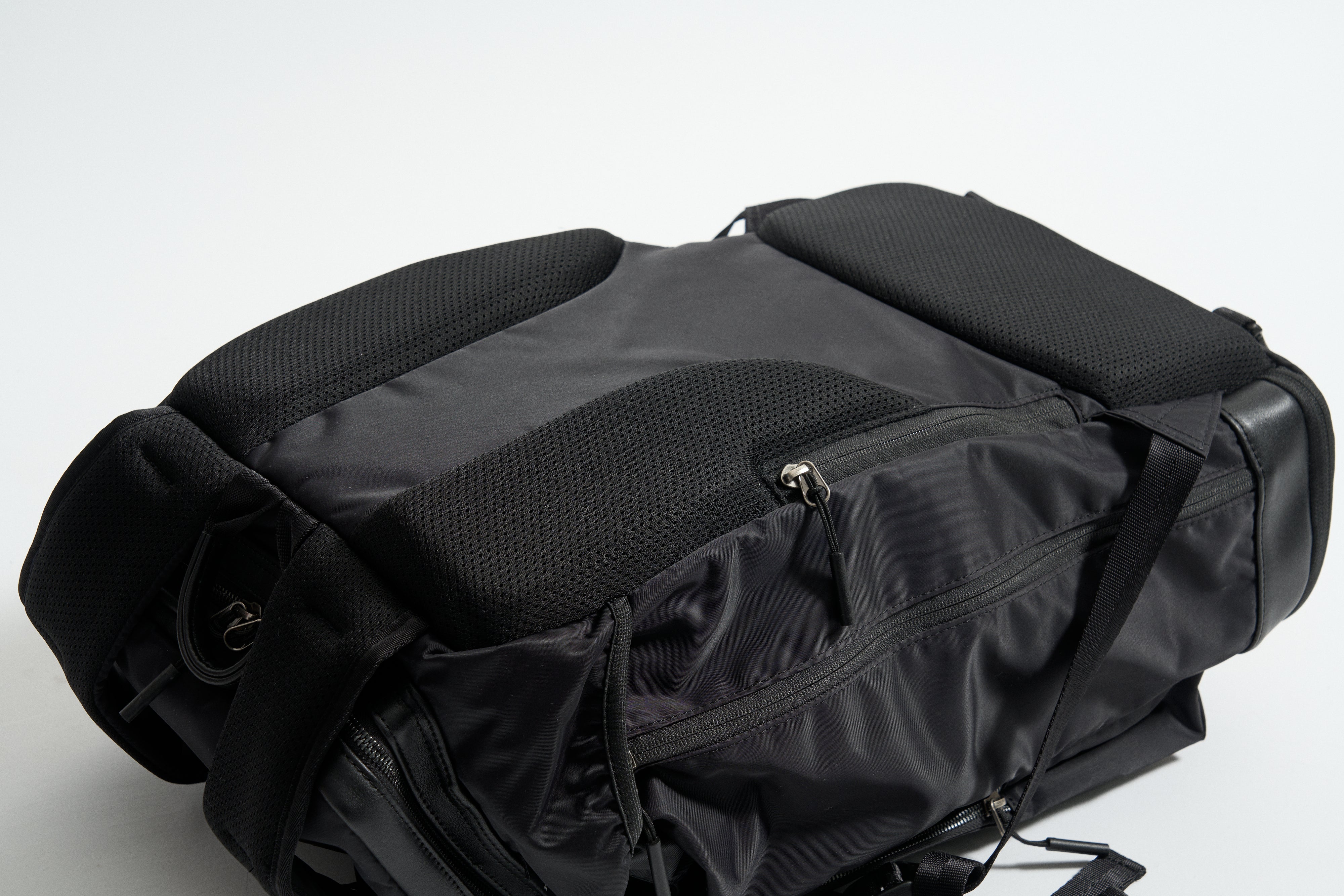 UNDERTHESUN TOTHECORE "2P Flap Backpack"　50122-00